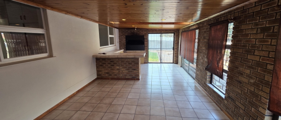 4 Bedroom Property for Sale in Brackenfell South Western Cape